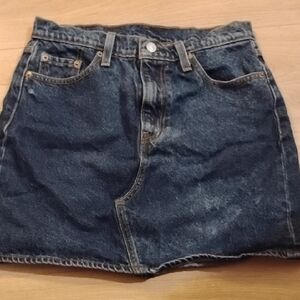 Levi's Blue Jean Mini Skirt Size 29 Rugged Stone Wash Look!!